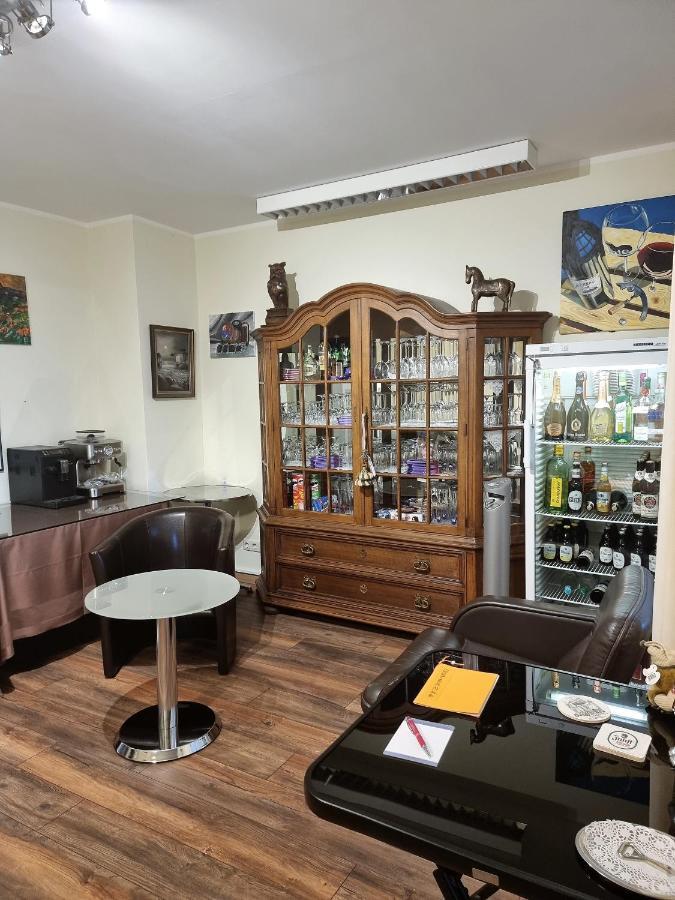 Hotel Kurhaus Uhlenberg Бад Мюнстерайфел Екстериор снимка