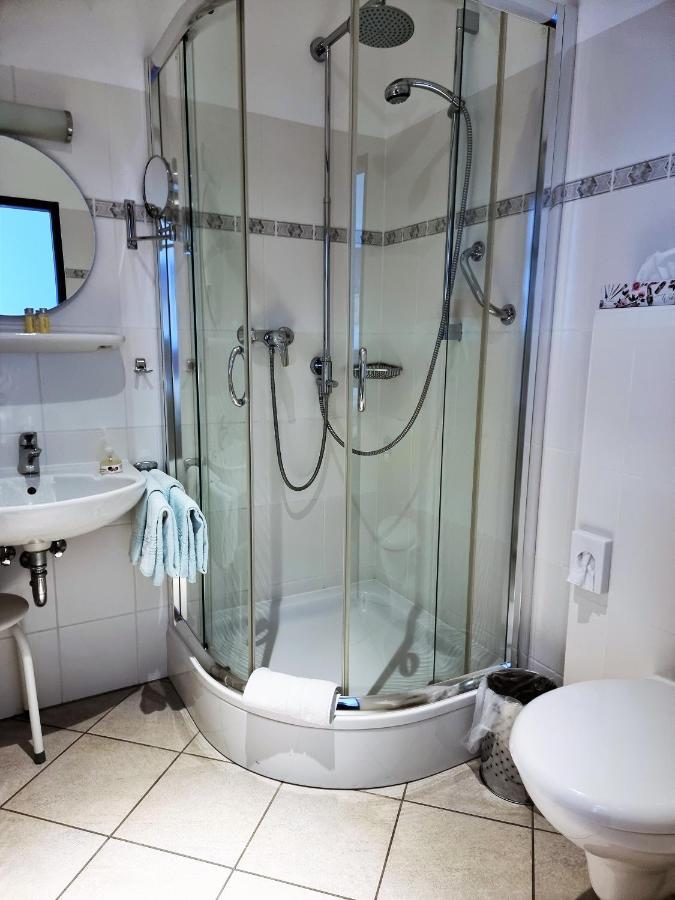 Hotel Kurhaus Uhlenberg Бад Мюнстерайфел Екстериор снимка