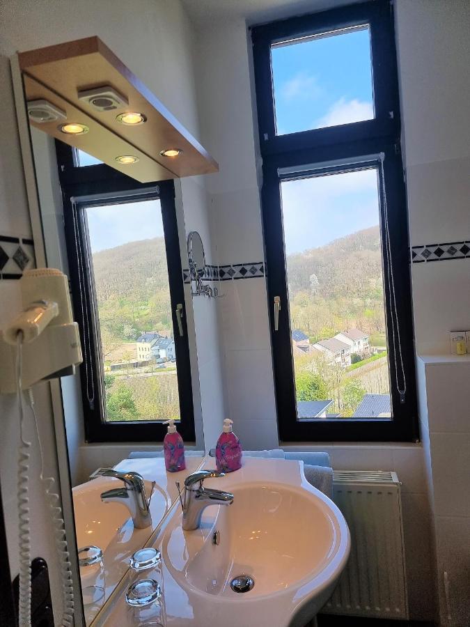 Hotel Kurhaus Uhlenberg Бад Мюнстерайфел Екстериор снимка