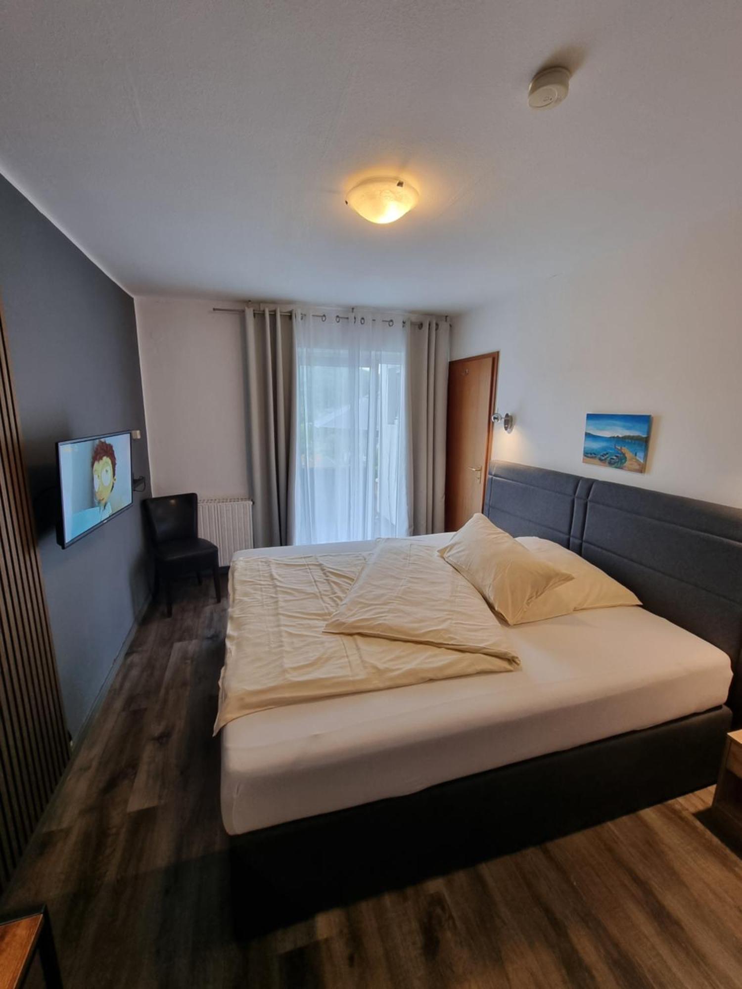 Hotel Kurhaus Uhlenberg Бад Мюнстерайфел Екстериор снимка