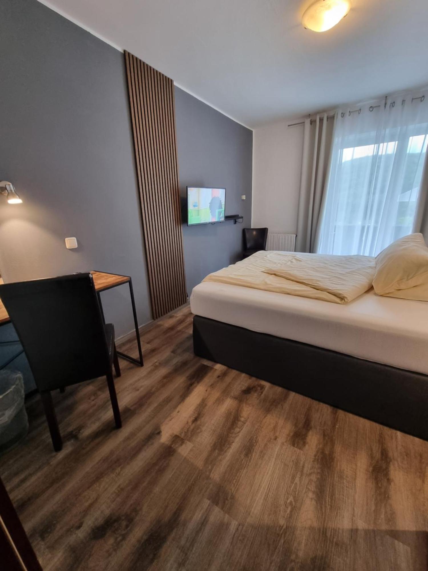 Hotel Kurhaus Uhlenberg Бад Мюнстерайфел Екстериор снимка