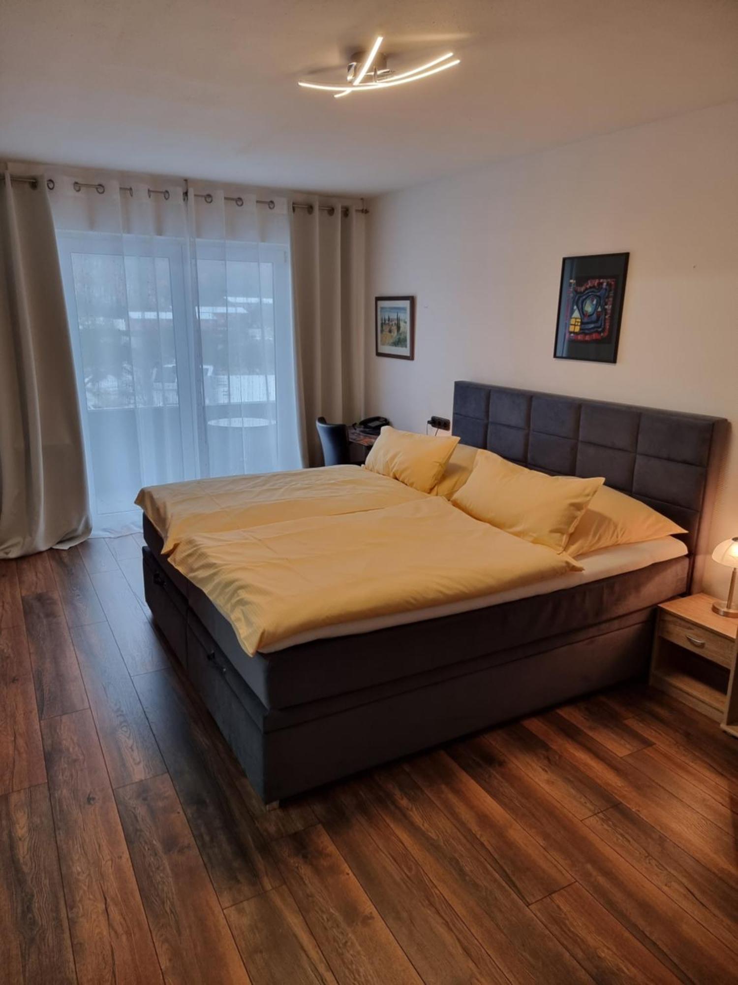 Hotel Kurhaus Uhlenberg Бад Мюнстерайфел Екстериор снимка