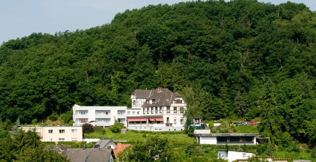 Hotel Kurhaus Uhlenberg Бад Мюнстерайфел Екстериор снимка
